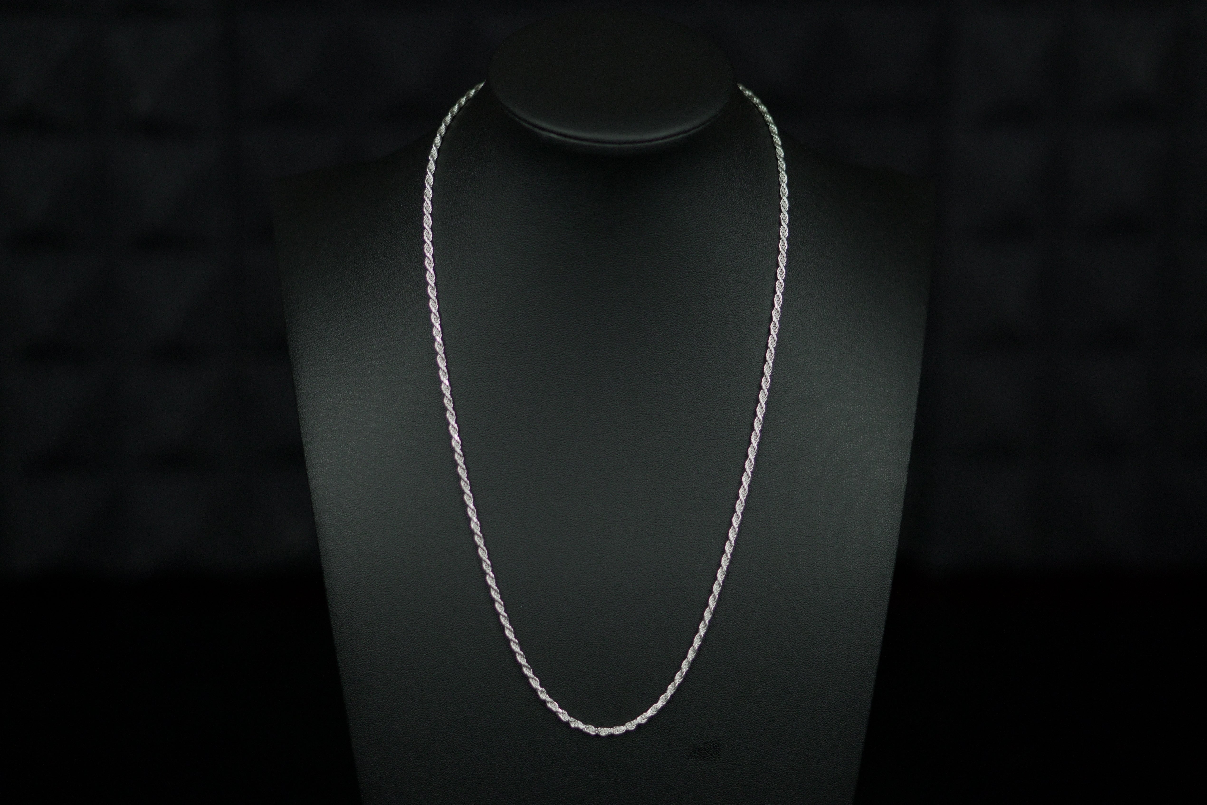 Close-up of Imperial Rope Chain Necklace in Sterling Silver - Made in Italy