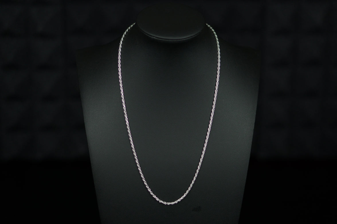 Close-up of Imperial Rope Chain Necklace in Sterling Silver - Made in Italy