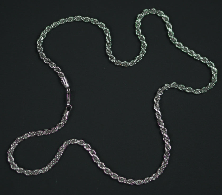 Close-up of the Royal Rope chain links, showcasing intricate craftsmanship and polished detail